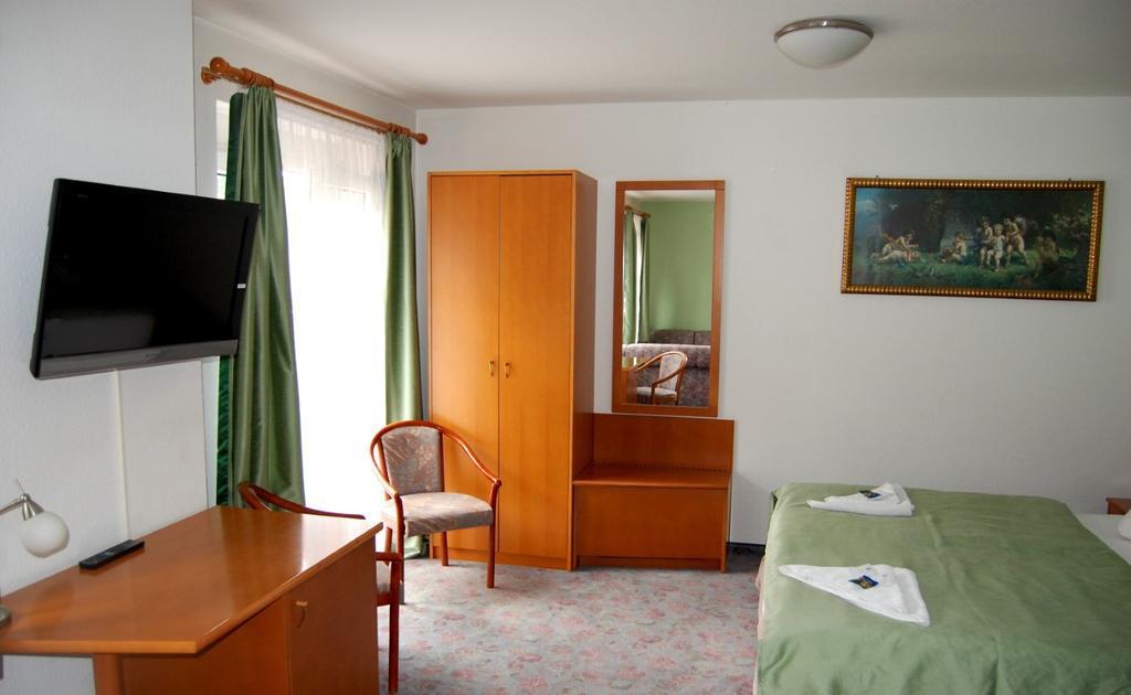 Hotel Am Markt Eckartsberga Exterior photo