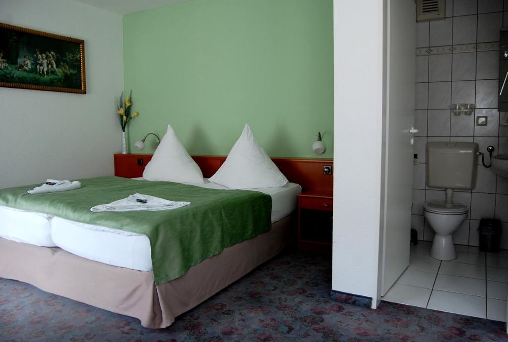 Hotel Am Markt Eckartsberga Exterior photo